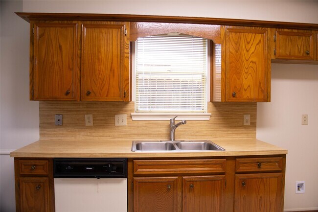 Building Photo - 13214 Ensley Wood Dr