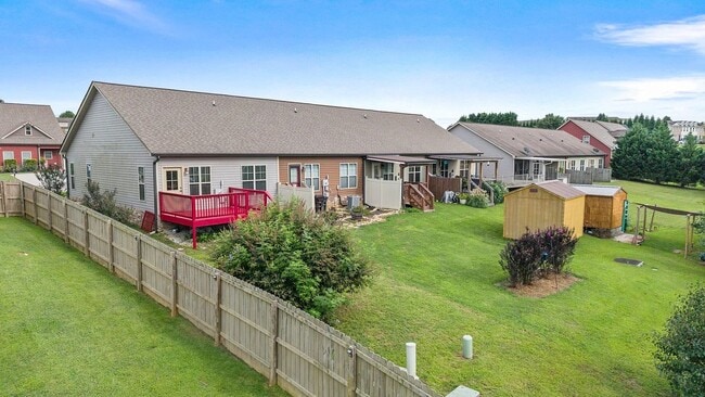 Building Photo - GORGEOUS FOURPLEX HOME - END UNIT