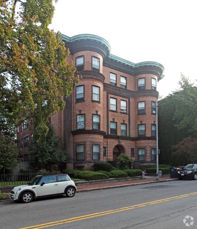 Building Photo - 365-367 Harvard St