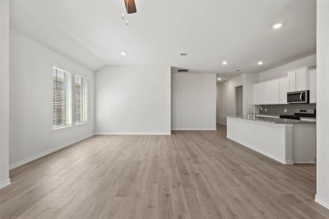 Building Photo - 2220 Foggy Wds Ln