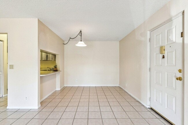 Building Photo - 618 Sea Pine Way