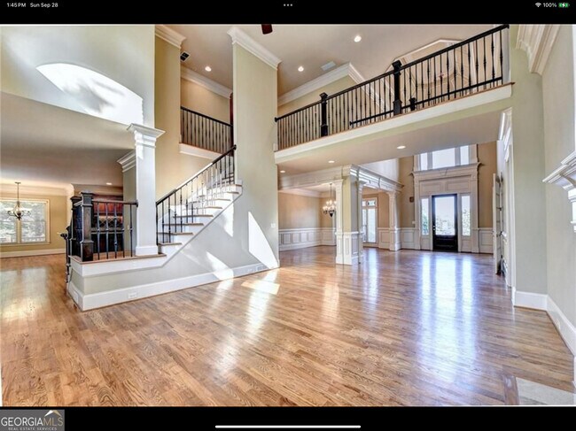 Building Photo - 8920 Doral Dr