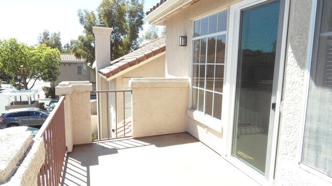 Building Photo - 8215 E White Oak Ridge
