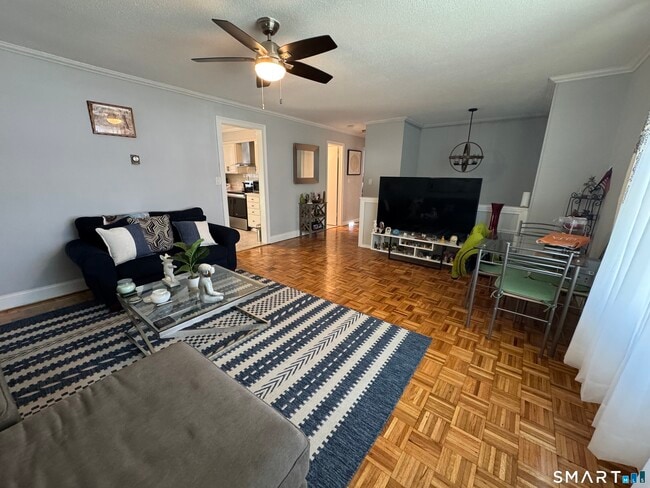 Building Photo - 62 Brookfield Rd