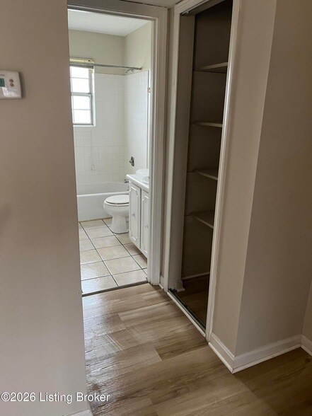 Building Photo - 1420 Hill St