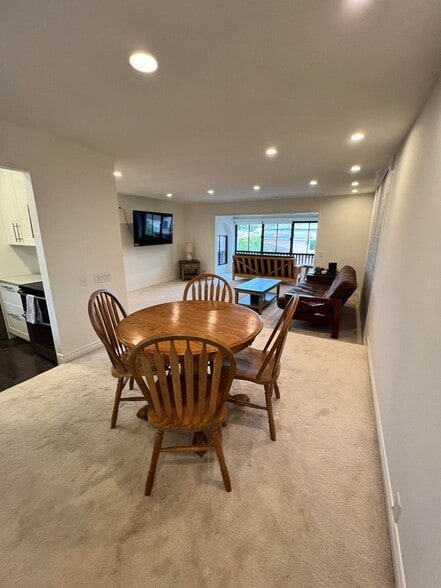 Building Photo - 2530 Clairemont Dr
