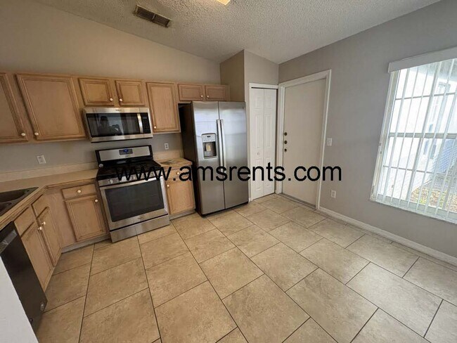 Building Photo - Spacious 3 bedroom House in Indian Ridge Villas