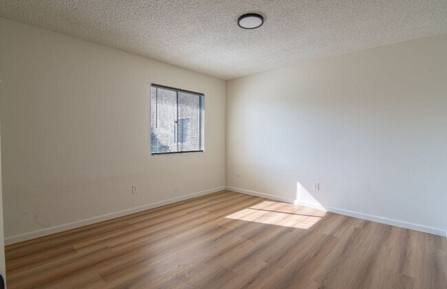 Building Photo - 2608 Ashe Rd