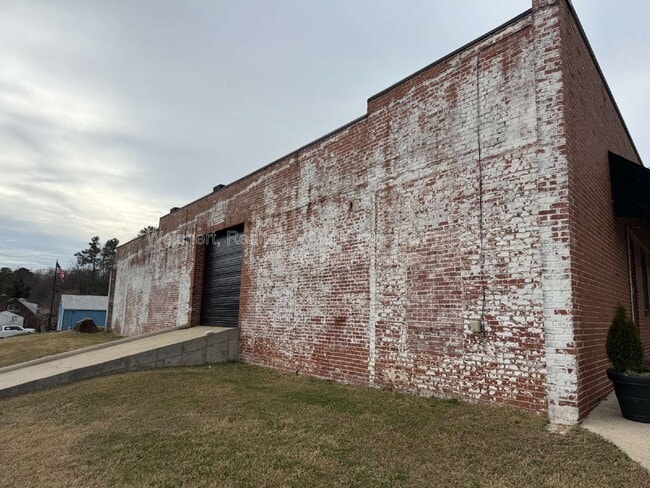 Building Photo - 141 Depot St