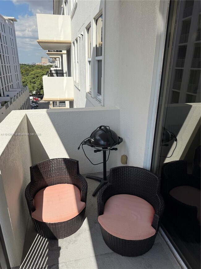 Building Photo - 4100 Salzedo St