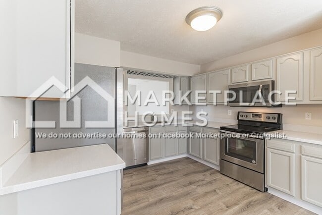 Building Photo - 3045 Republic Way