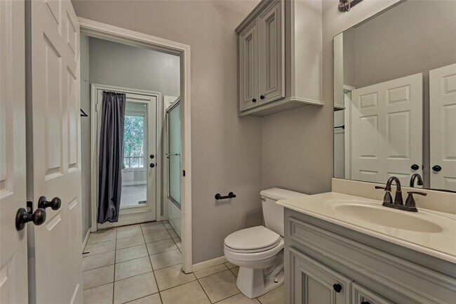 Building Photo - 10506 Crestwater Cir