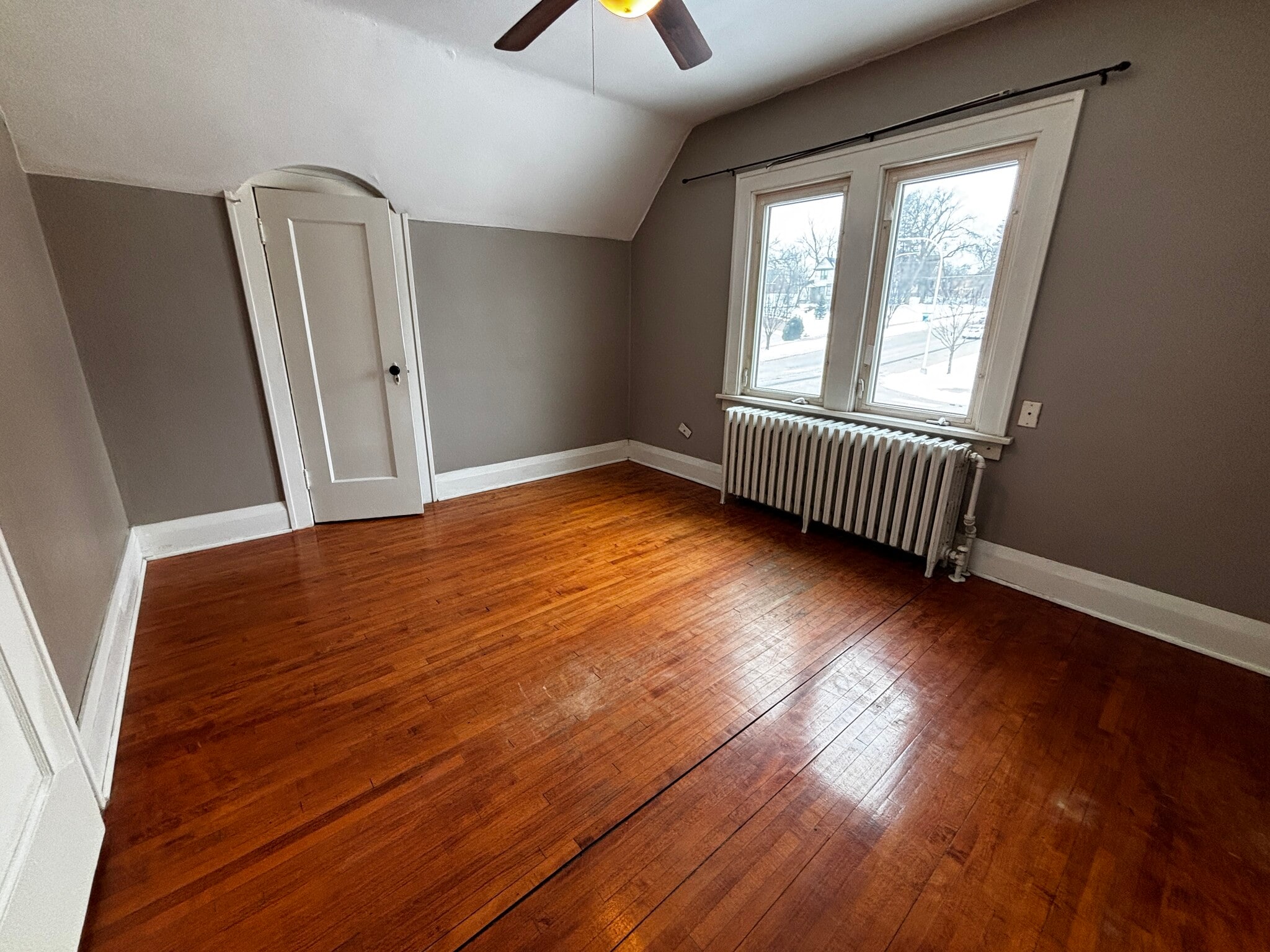 Building Photo - 523 S Mill St