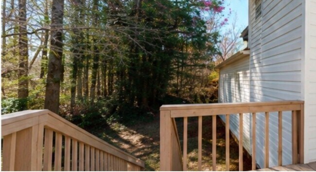Building Photo - 4084 Pinehurst Valley Dr