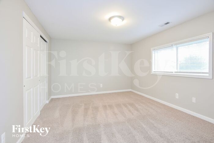 Building Photo - 1562 Glenage Dr