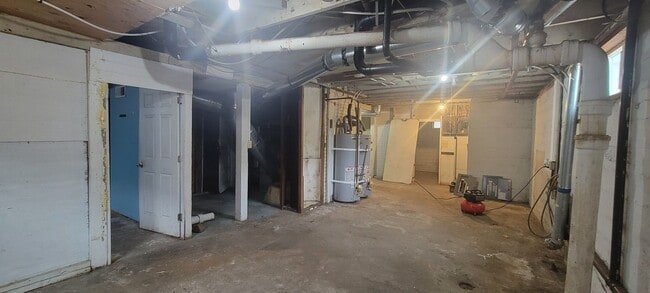 Building Photo - Downstairs unit @1034 NE Davis St - Lowere...