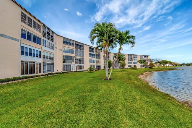 Building Photo - 4049 Wolverton C
