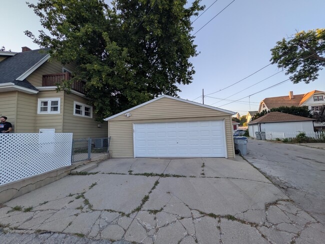 Building Photo - 1418 N 57th St