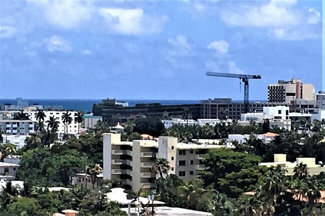 Building Photo - 1000 West Ave