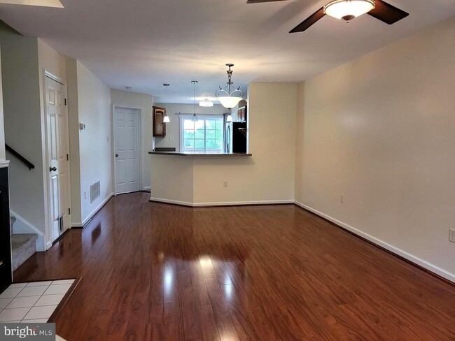 Building Photo - 128 Hickory Ln