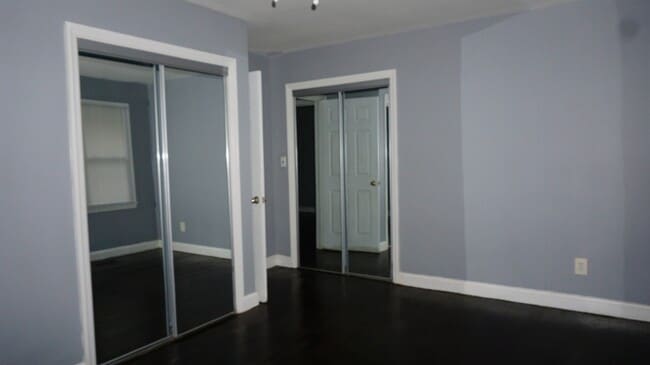Building Photo - 2064 Seneca Dr