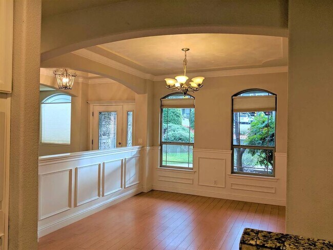 Building Photo - 1043 Diamante Robles Ct