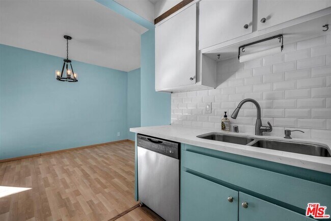 Building Photo - 5651 Windsor Way