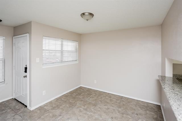 Building Photo - 1400 Thackery Dr