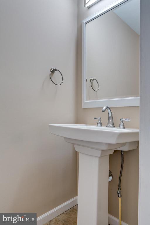 Building Photo - 7107 Dudrow Ct