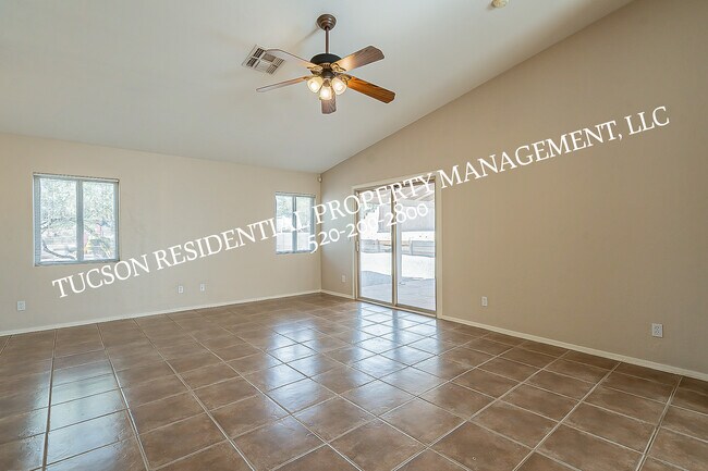 Building Photo - 7623 S Meadow Spring Way
