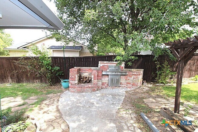 Building Photo - 1110 Timmons Dr