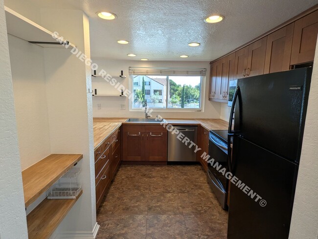 Building Photo - 4054 Nobel Dr