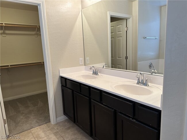 Building Photo - 10 Tribute Peak Way