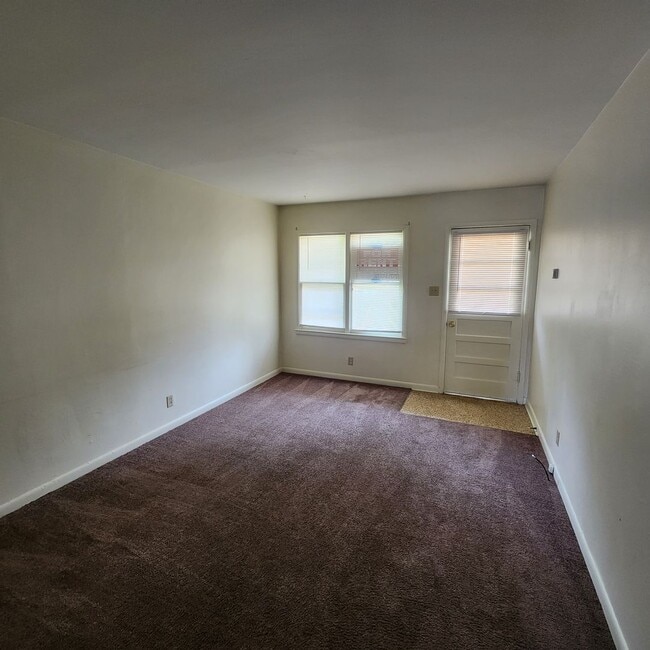 Building Photo - Affordable Eastside Apartment