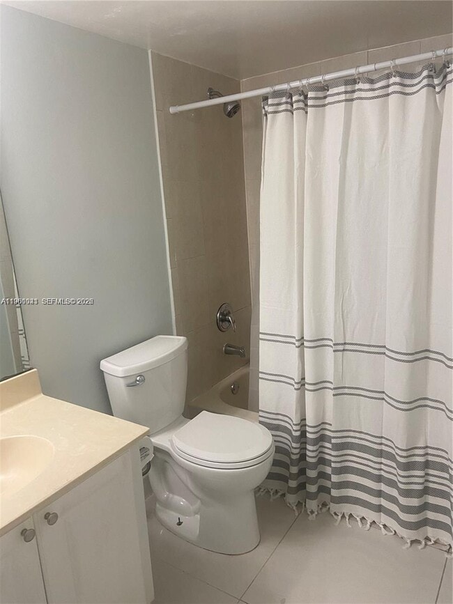 Building Photo - 731 N Pine Island Rd