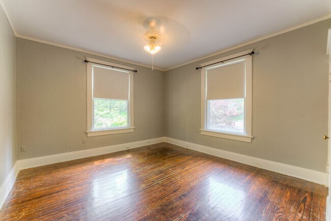 Building Photo - JULY MOVE IN SPECIAL - 1/2 OFF FIRST MONTH...