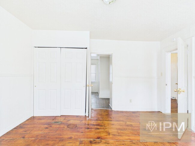 Building Photo - Move-In Special -- 1/2 Off First Months Rent!