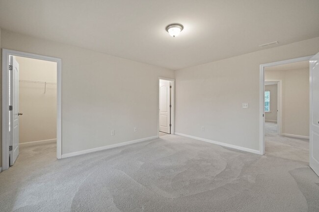 Building Photo - This Almost New Construction home, with 5 bedrooms & 4 baths