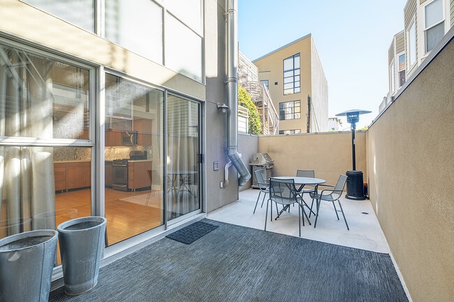 Building Photo - 68 Harriet St