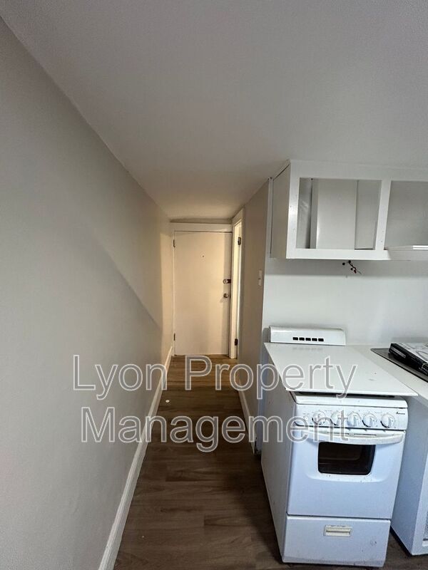 Building Photo - 44 7th St