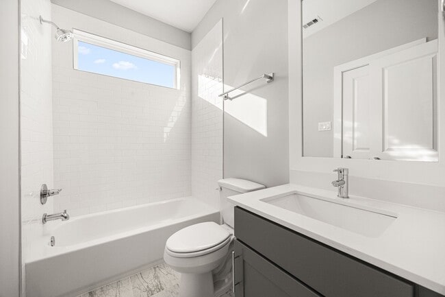 Building Photo - 622 Janisch Rd