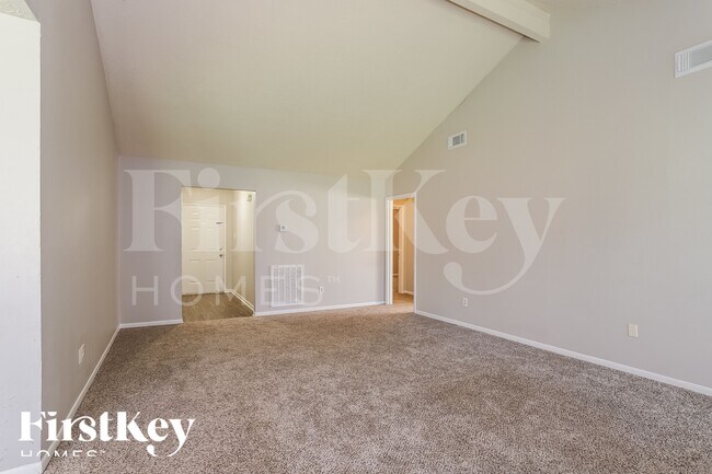 Building Photo - 13285 Lake Breeze Ln