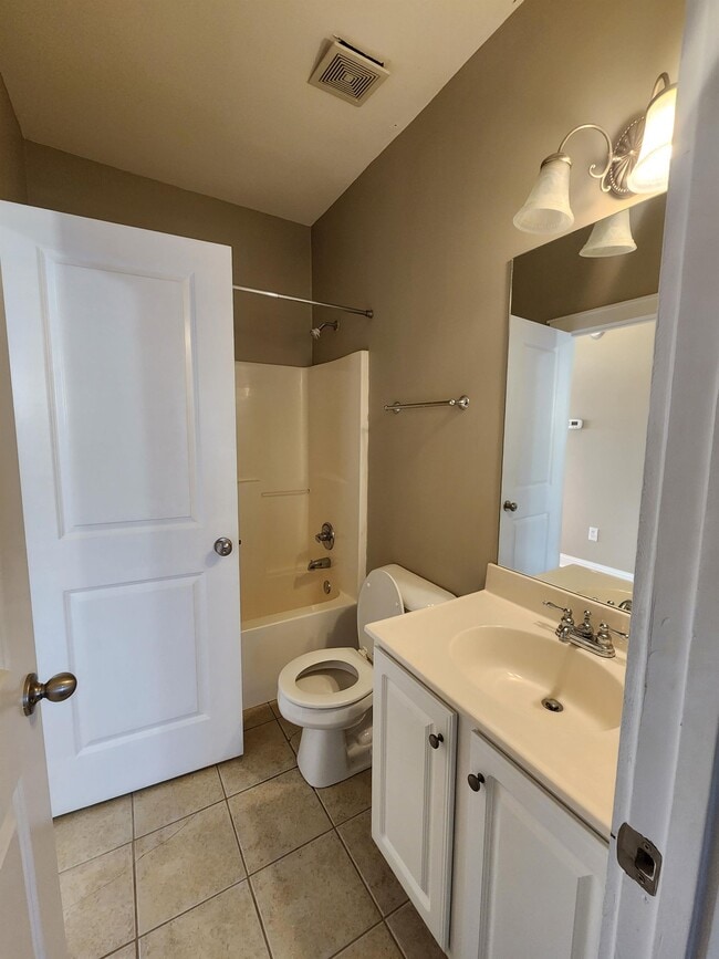 Building Photo - 110 Artisan Pl