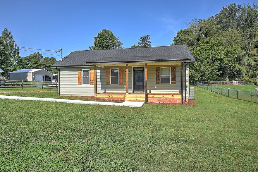 Primary Photo - 145 Buttermilk Rd