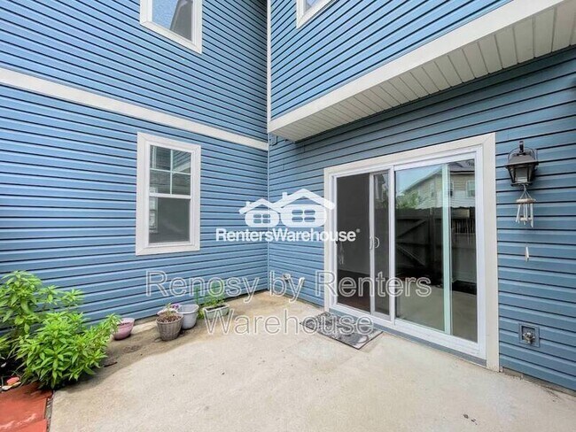 Building Photo - 1713 Dresdon Ln