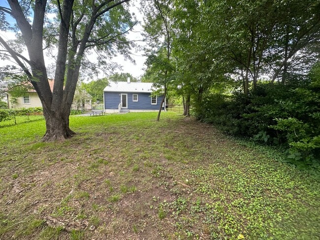 Building Photo - Newly renovated 2Br 1Ba Cottage