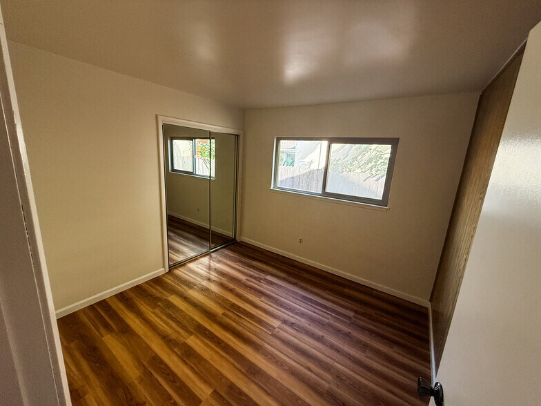 Building Photo - 7003 Batista St