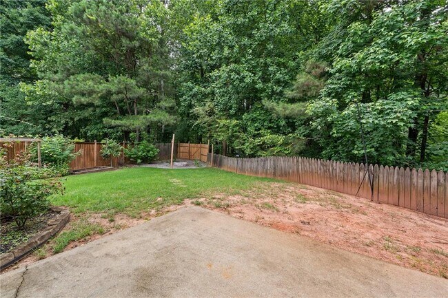Building Photo - 370 Manor Glen Dr