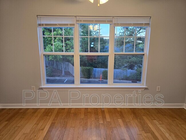 Building Photo - 929 Morreene Rd