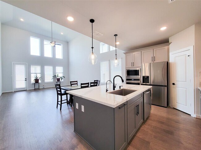 Building Photo - 31526 Beacon Cove Trl